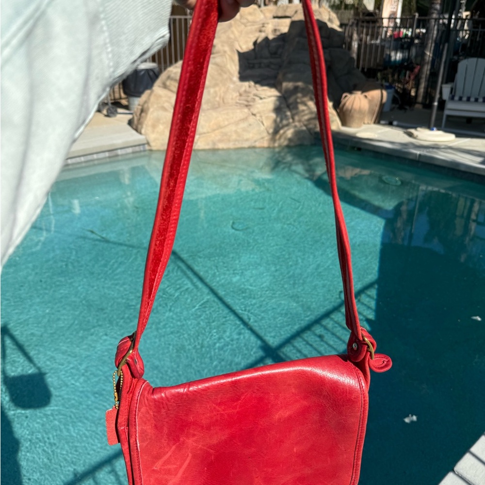 VINTAGE COACH Leather Shoulder Bag